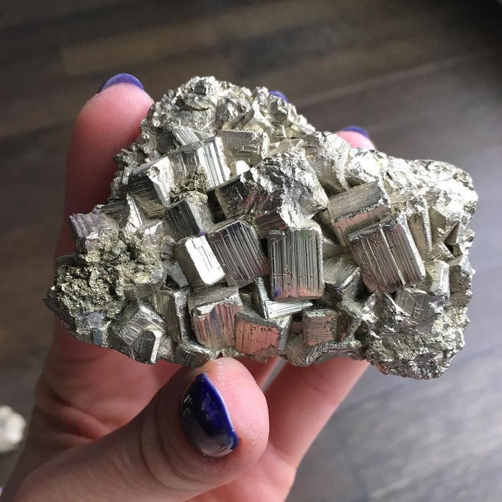 SparkleShelf.com tweet media