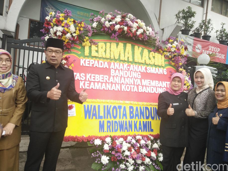 Insiden Bom Panci, Ridwan Kamil Puji Keberanian Siswa SMAN 6 detik.id/6PViBv