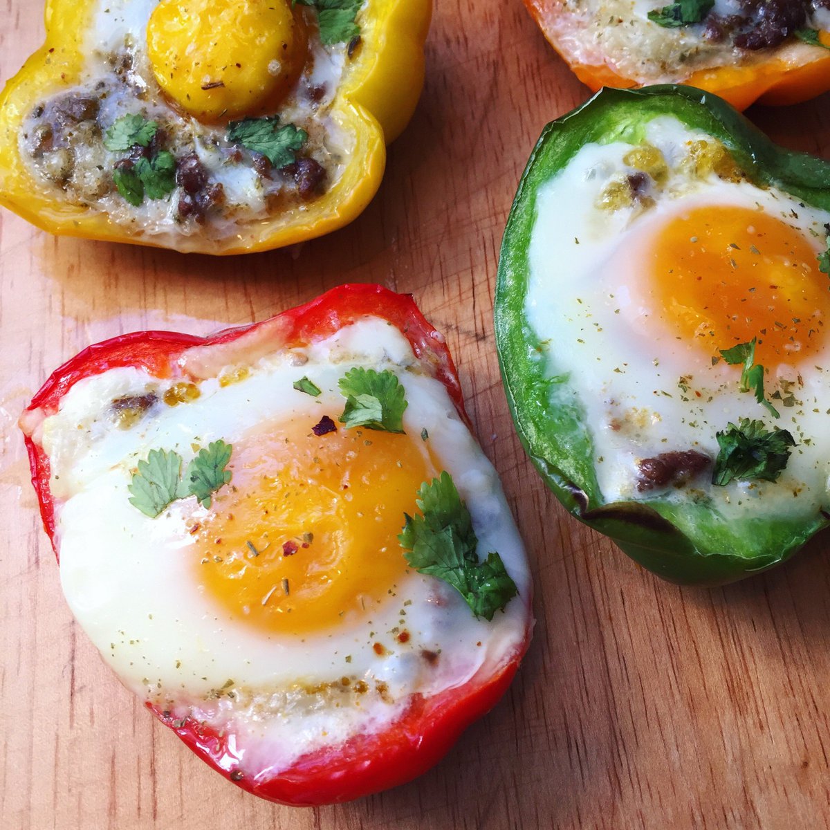 meags_eggs's tweet photo. New colorful, healthy, Mexi-themed recipe: eggy bell pepper bowls! Ft. cilantro spread heaven by @sasyafoods 
https://t.co/PR6fWw8V9B https://t.co/du0mTtuCK8