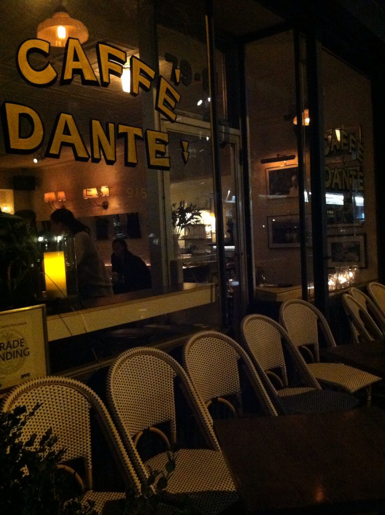 venetianblonde's tweet photo. &amp; my, the 'hood is pretty tonight. Outdoor tables @CaffeDante ❤️
#springintheVillage #kinda #needacoat https://t.co/UfcAOvo39a