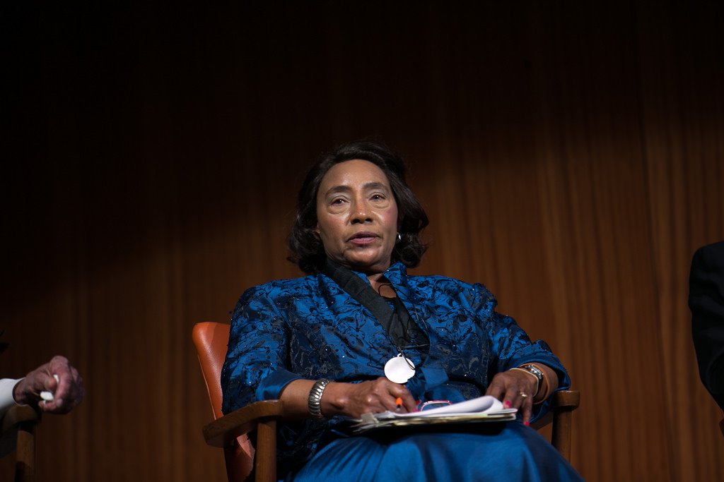 CodeSwitchGame's tweet image. Day 27 - Edna Rhambo

She was the first Black person to complete her degree at the University of Texas in 1958. #BHM #CodeSwitchGame