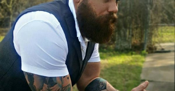 Pinned to Beard Styles: Some of the best beard styles, humor, and bearded men on Instagram… ift.tt/2m59ehH