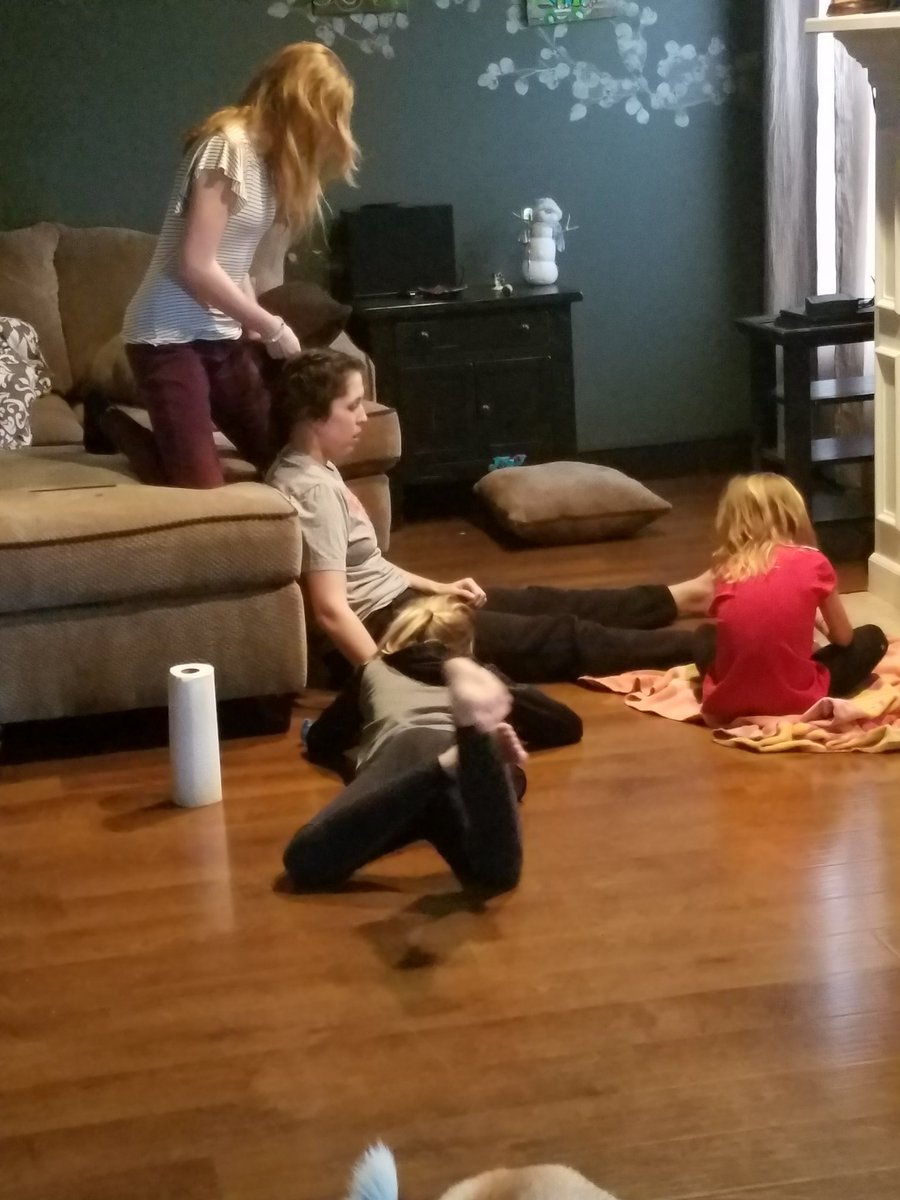KellyLConrad's tweet photo. Love is letting 3 kids play beauty salon on you @cschrock22 https://t.co/2lSQzZKP21