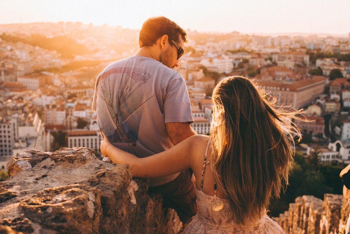 BeeAmbitiousUS's tweet photo. 10 Awkward Things Every Couple Should Consider Doing To Become Closer!  https://t.co/3Bgnh7IaoM #relationshiptips https://t.co/9rSmccM7gl