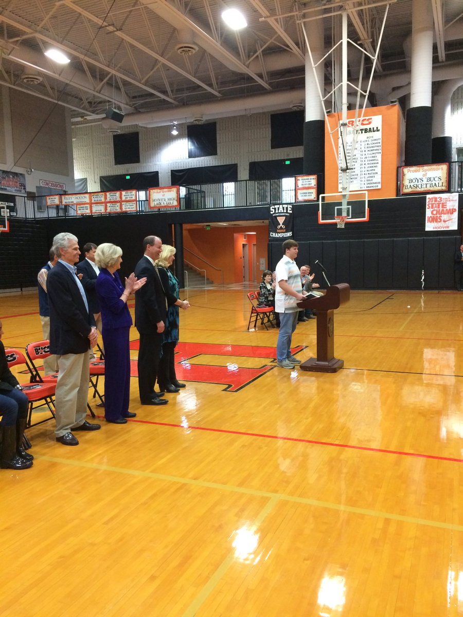 Jennifer_Hogan's tweet photo. So proud of @acarter0958 and all that he stands for! He, like Coach Finley was, is a class act! #HooverPride https://t.co/yVgWNi4YhX