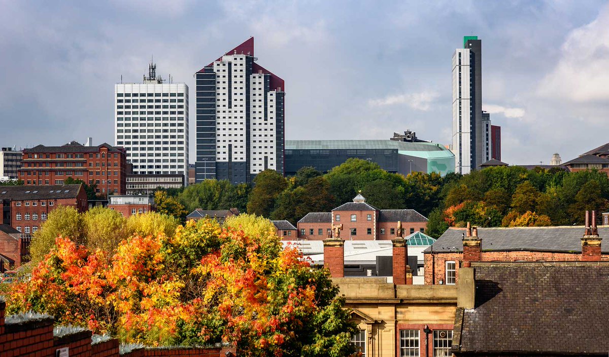 thinkgladfish's tweet image. #Leeds will see a £627.5m #regeneration #investment from the government from 2015-21, creating ~10,000 homes. hubs.ly/H06mMgq0