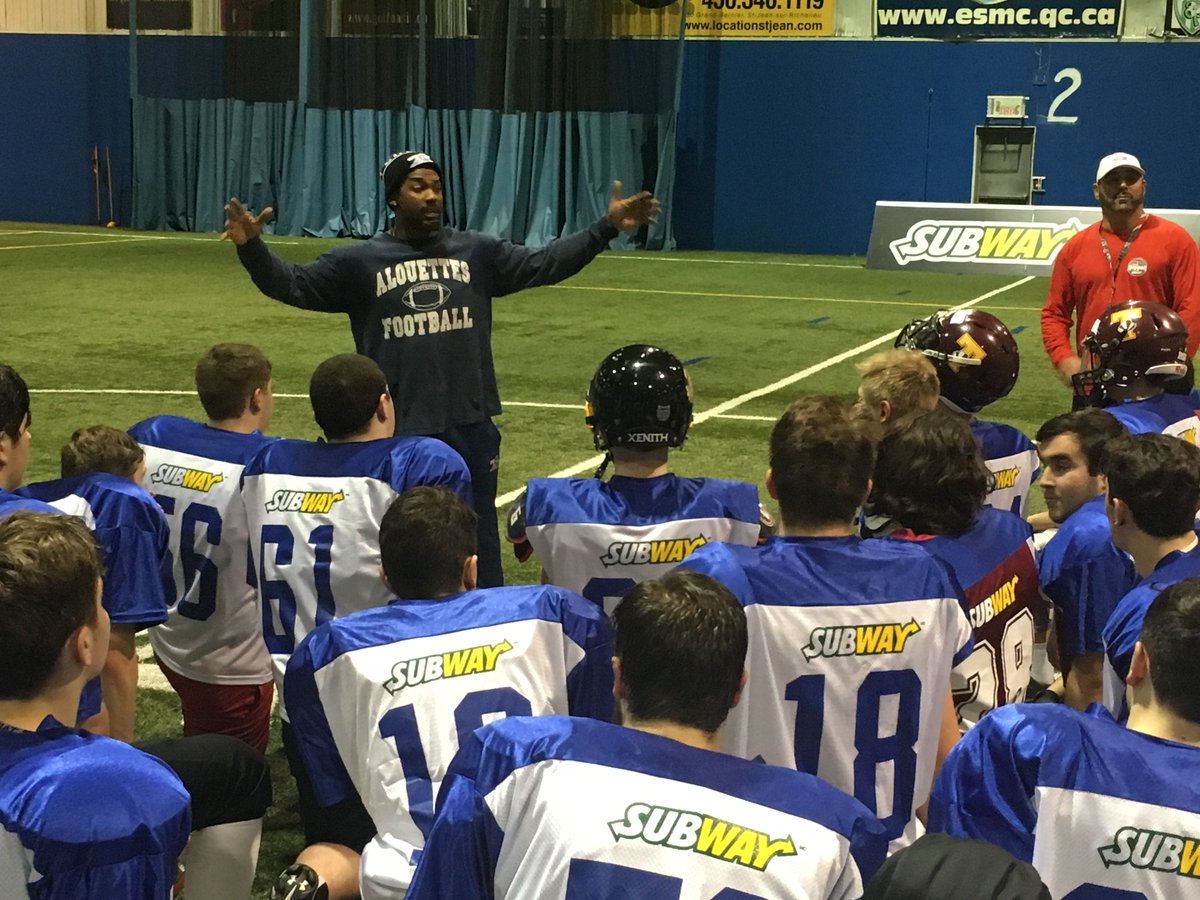 An inspiring speech from our very own No. 20 <a href="/AllOfASutton22/">tyrell sutton</a>, as our young players get to benefit from his advice and experience. #EFEBHS