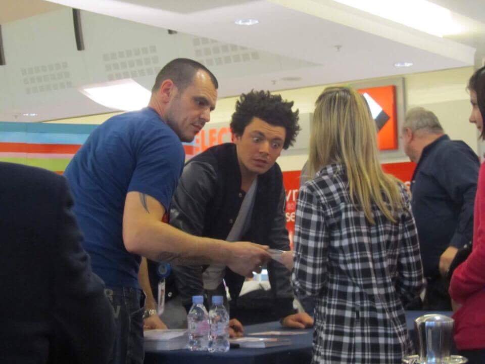 FANNY_VDKev's tweet photo. Il y a 5 ans ...
10eme fois @kevadamsss 💞
1ere fois @BigDavv 😳
1ere fois @AudreyBnch_ ❤️
👊🏼🇧🇪 #Kev5M #Soukevnirs #queledébut #onagrandit https://t.co/d8vPhHJgZa