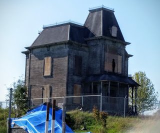 ConnieMotz's tweet photo. Bates Motel Final Season! Check out the #vancouver Film Location! https://t.co/dgeR1W7y9n @InsideBates #Batescation #freddiehighmore #travel https://t.co/I6XSGGpA71
