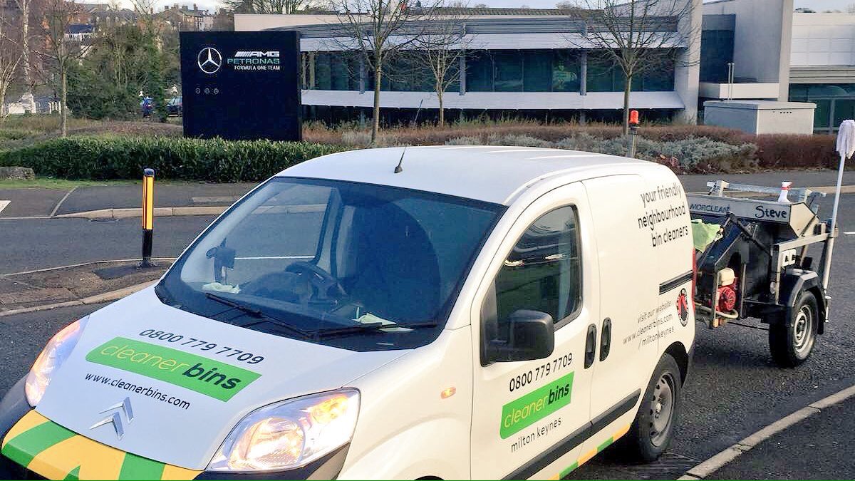 CleanerBins's tweet photo. @cleanerbins hanging out with the #F1 #champions @MercedesAMGF1 this morning! 🚦💚🏁

commercial &amp; domestic bin cleans

https://t.co/tnb5E9v6IV https://t.co/scSjP0jOcy