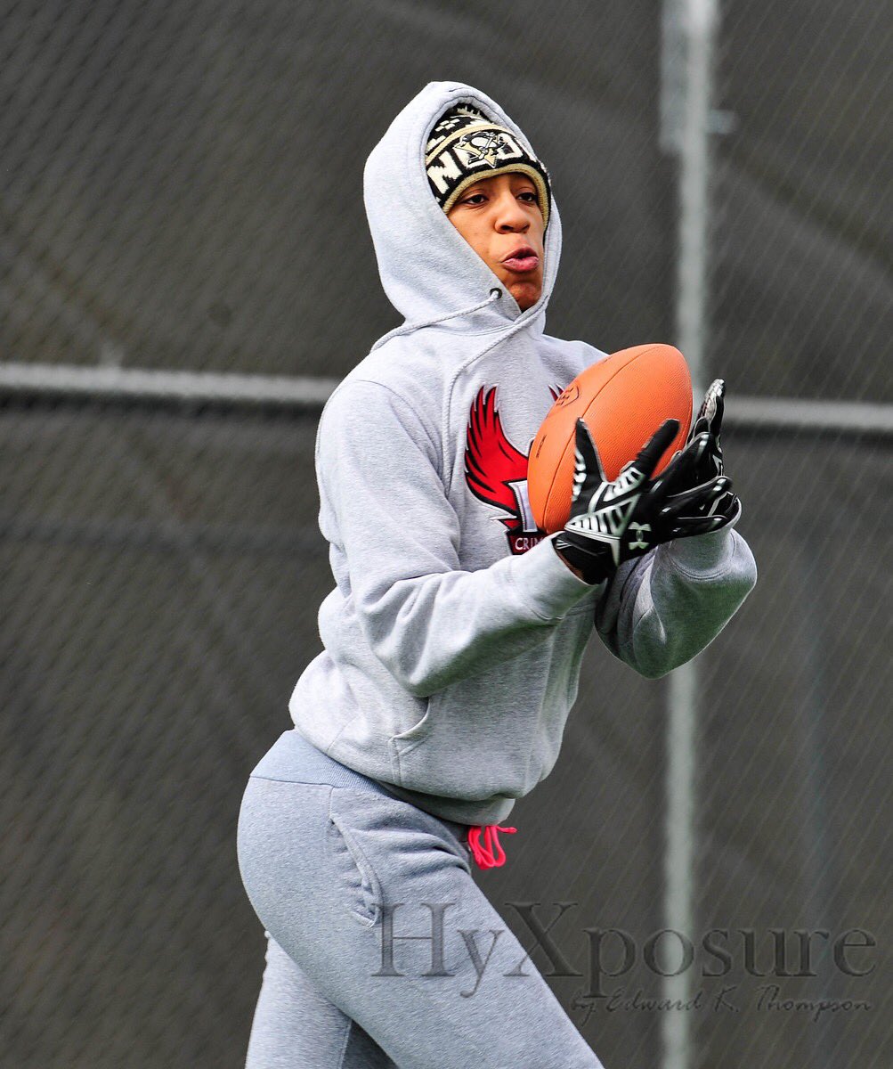 ThompsonFoto12's tweet photo. The newly forming #PittsburghRebellion was out in the cold Sunday practicing, were you?!? Seasons a day closer!! Can't wait!! @MyLFLLadies https://t.co/onibaM6Yha