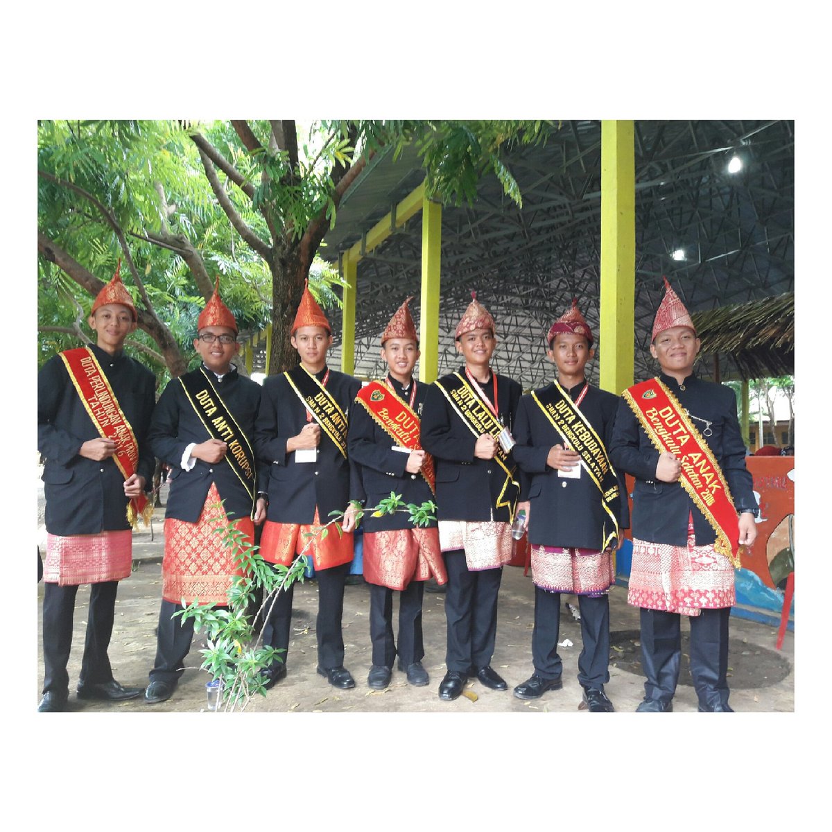 ArifHidayatID's tweet photo. Duta SMAN 2 Bengkulu Selatan
#duta https://t.co/LQAYQX0Tdf
