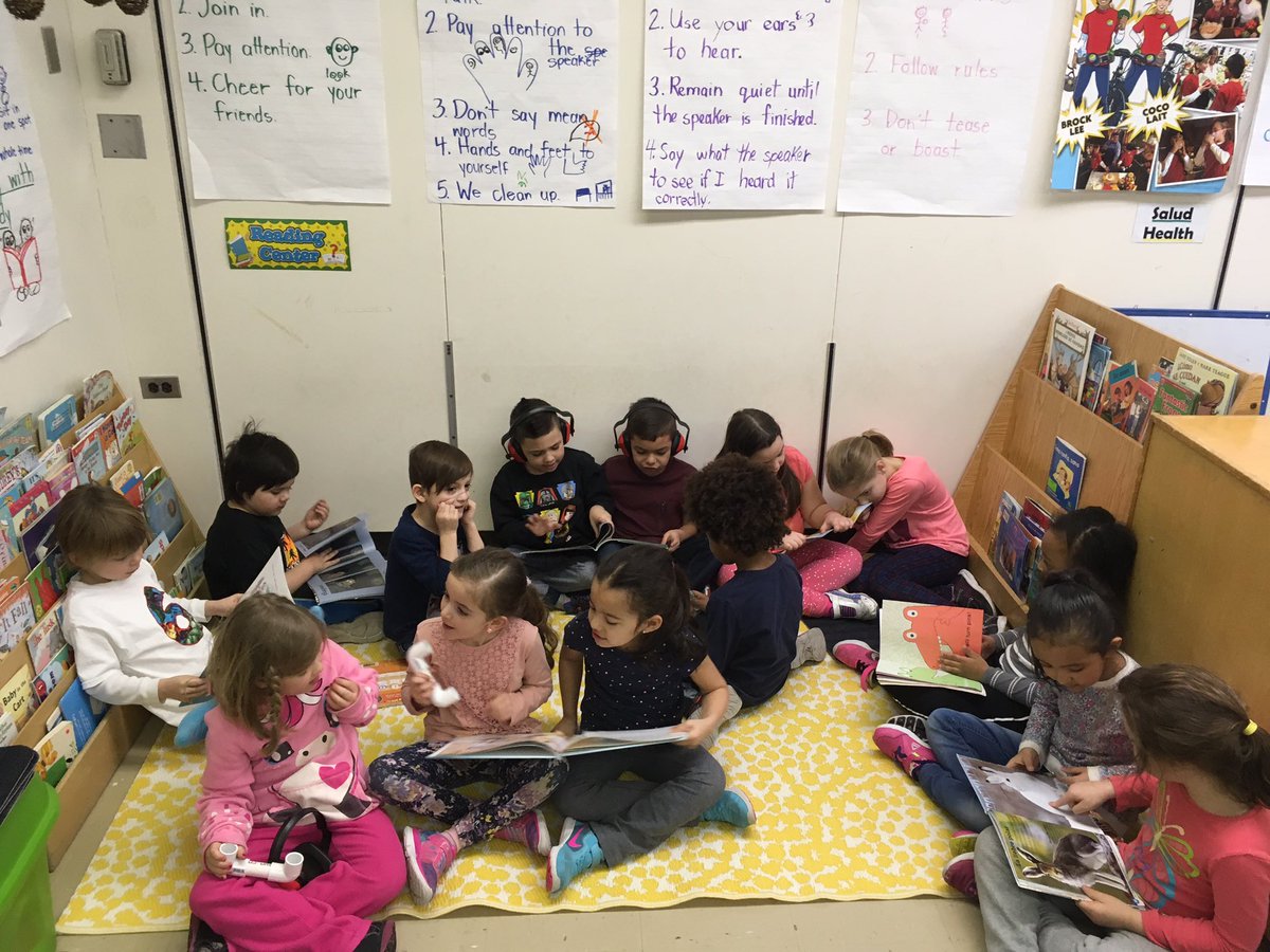 The students in 1C are so cute in their new little reading corner! #reading #amigos #flg