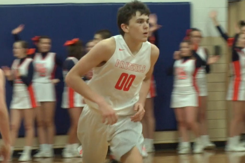 Channel1450com's tweet photo. RT if Max Day had the best #POTW! Winner gets @Spfldclinic prize pack. Ends at 10pm! https://t.co/injHhp1SVo https://t.co/4FtYtBwi9W