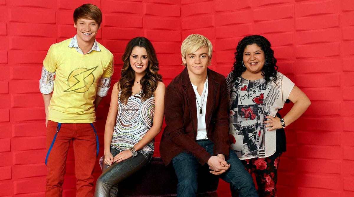 andrulynchr5's tweet photo. Extraño verlos en tv @CalumWorthy_Fk @Raini_Rodrigues @lauramarano_Fk @roosrr5 @RossR5ii @LauraM_BKF https://t.co/aSckISRQsv