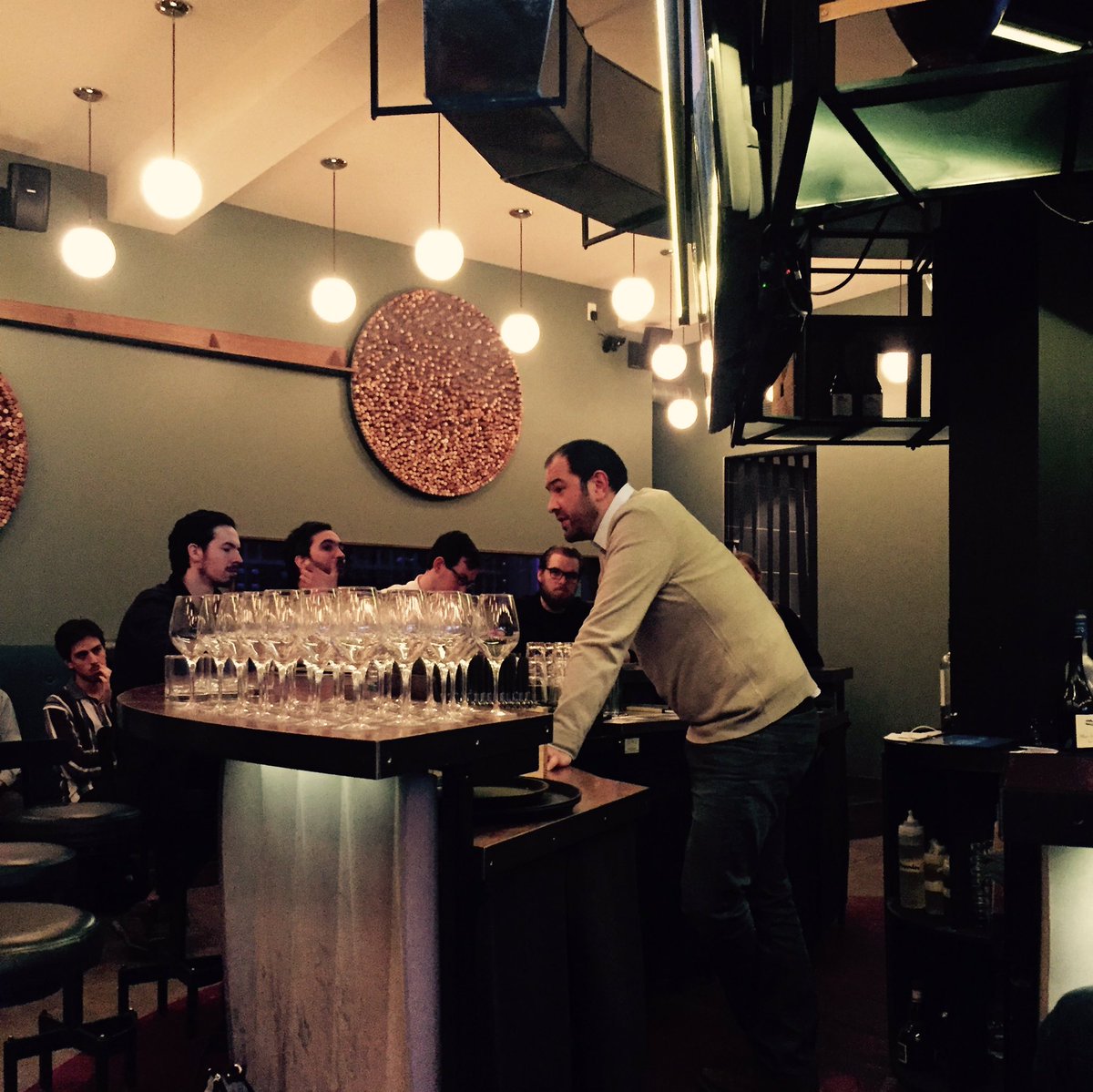 acspquebec's tweet photo. Les défis du #vin #bio en climat froid #endirect avec Richard Bastien d'@Oenoquebec @InfoDomaine #wine #sommelier #acsp https://t.co/J6ELNQzsiR