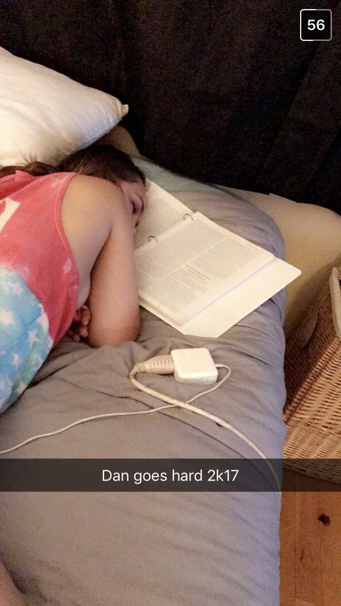 daniduhhh's tweet photo. Studying is going terrific thanks for asking #StudiousAF https://t.co/HibjEcFYXa