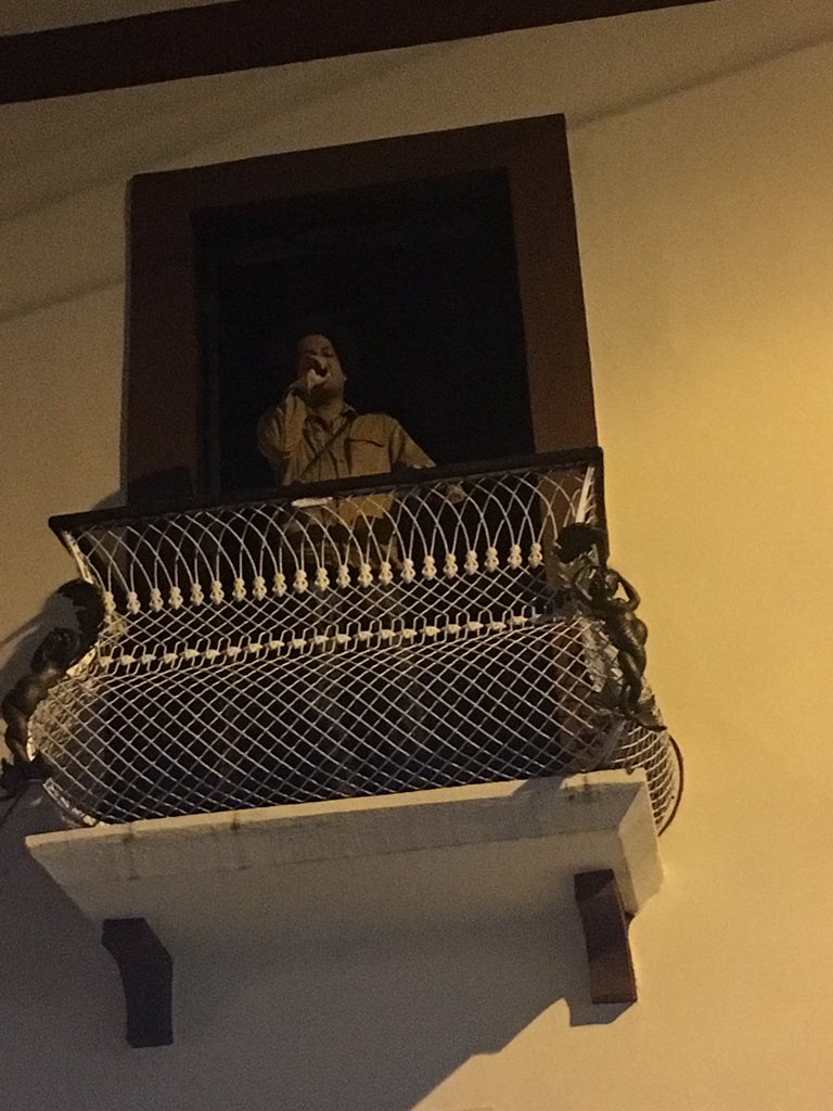 dedospropios's tweet photo. Desde los balcones. #Glaem @alexeitd #Isis https://t.co/aZvxEIkyps