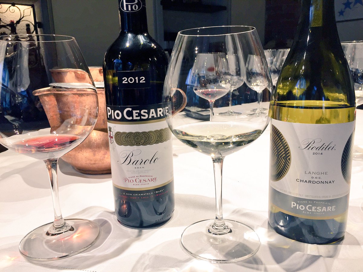 Y  #PioCesare nos seduce #Barolo #Piemonte #Italia #Nebbiolo #WineLovers #Vino #NYfoodies #Agradecidos 🍷😍😍