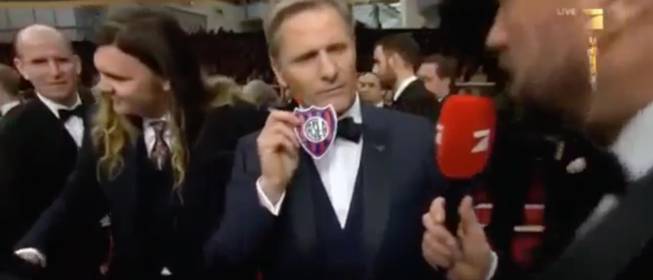 diarioas's tweet photo. ¡Viggo Mortensen luce el escudo de San Lorenzo en los Óscar! https://t.co/nfRVR9dQ1c https://t.co/BEksvUDDE1