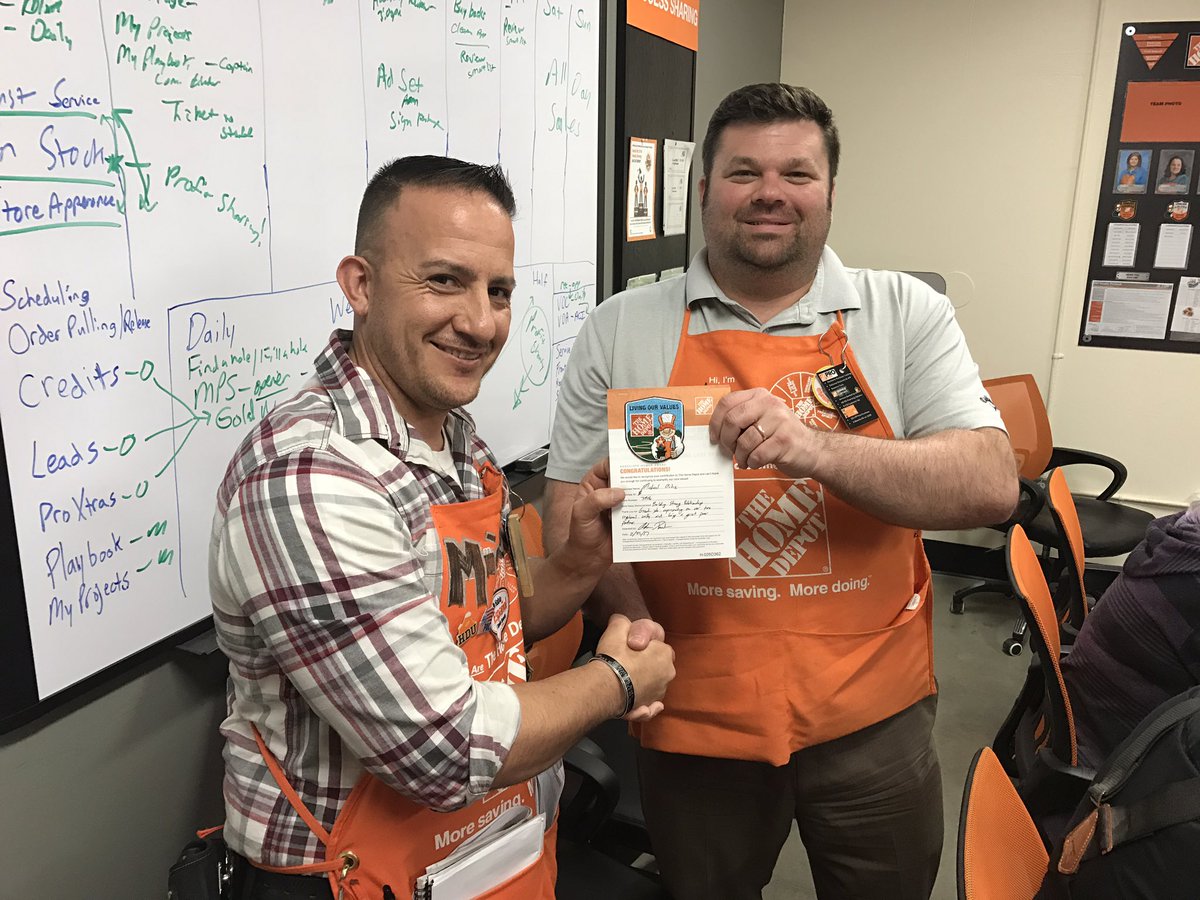 GPCSPhotography's tweet image. 3906 Great job Michael on Building Strong Relationships! #SWBEST #gunslingers