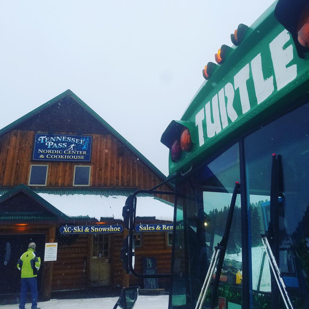 TurtleBus's tweet photo. A hidden gem on top of the rocky mountians https://t.co/BZ16Aii2FE