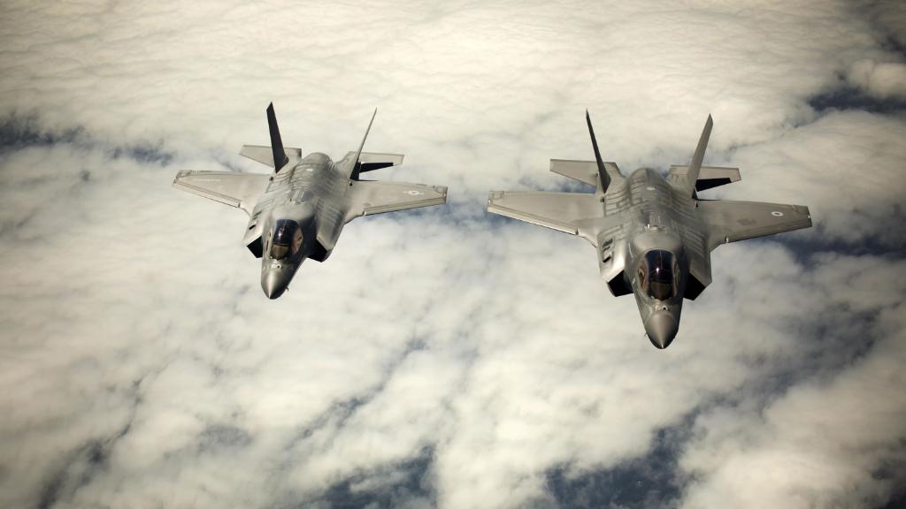 RTX_News's tweet photo. Arming the #F35 — our work to add state-of-the-art tech to the next-gen fighter aircraft: https://t.co/seM9siiS32 #Avalon2017 https://t.co/SN1HGhfZ3k