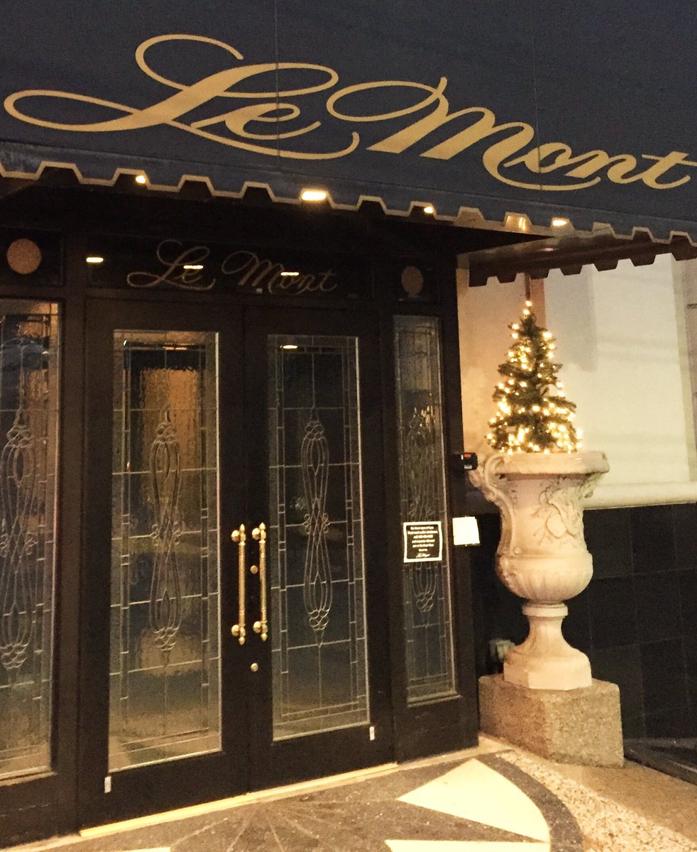 dickersoncmx's tweet photo. At @LeMontPgh this evening for the 2017 Event Showcase & Expo. Great to connect with #Pittsburgh #EventProfs! #DCCEvents https://t.co/e8idKQPo7f