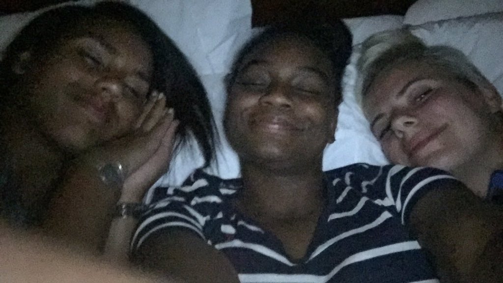 loisss_xoxo's tweet photo. HBD to the love of my life @_kiddaa 💗 I miss and love you soooo much. I hope you have a fab day and drink one for me 😛🍻 https://t.co/eiY3DCUmPB