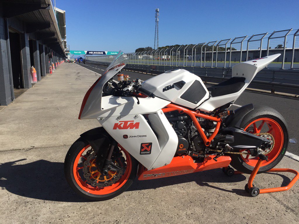 Doctor_650's tweet photo. PI, thanks for a great weekend and track day. #southernloop #siberia #lukeyheights @RuwoldtRobert @Brian_Voth https://t.co/JcXzFPsDvm