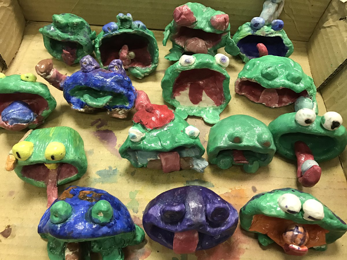 ogesart's tweet photo. Their personalities really show when 5th grade adds color to their frogs &amp; modgepodge to shine #clay @oges_faa @5thOakGrove https://t.co/IR2cAxrzdP