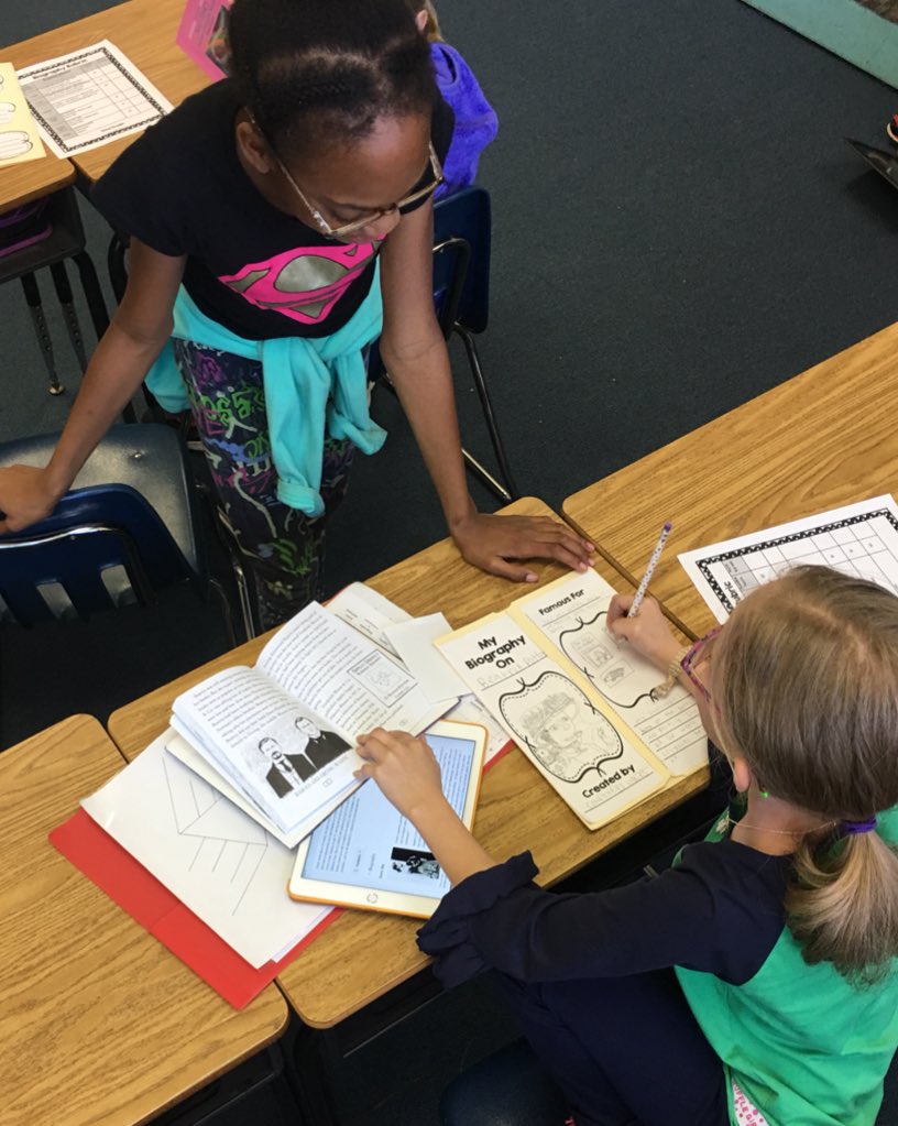 mlumpkin4's tweet photo. I love seeing students using multiple sources to complete their biography projects! #WMR #celebrateauburn https://t.co/Du8L7jIA3K