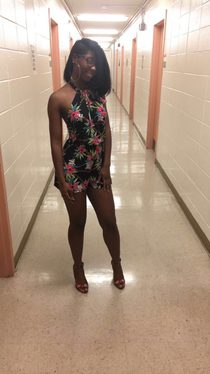 BornStarr_'s tweet photo. #ChicagoGirlsBreakTheInternet https://t.co/GUn0Ockz4o