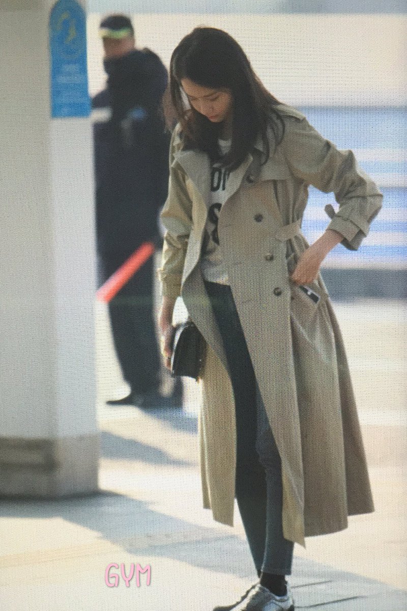 [PIC][28-02-2017] YoonA khởi hành đi Hồng Kông để tham dự sự kiện “DIOR 17S/S Landmark Pop Up Store” vào sáng nay C5tv_XRVUAE7ice
