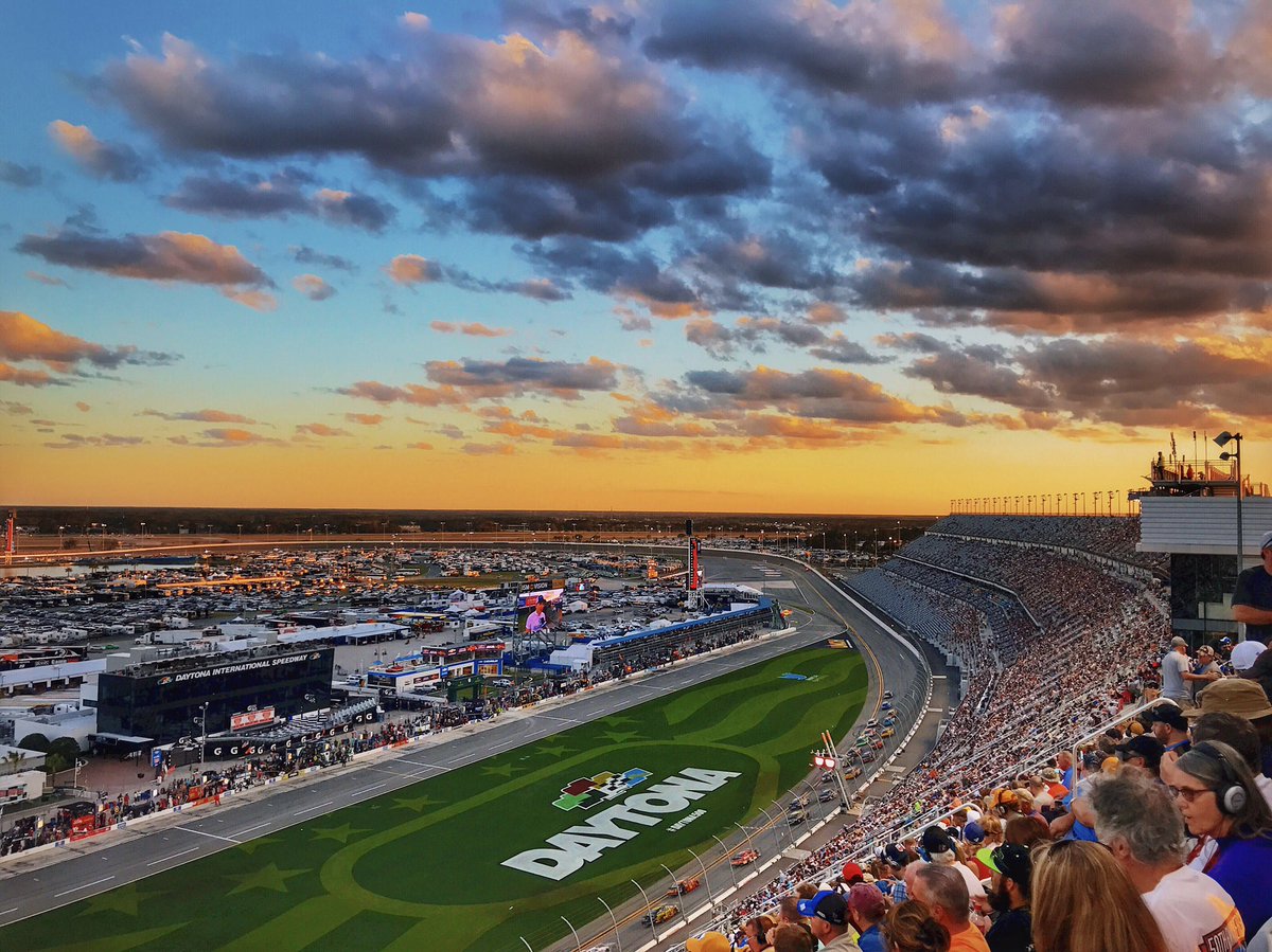 aliwithaneyeX's tweet photo. What a weekend ๐โค๏ธ๐ @DISupdates #Daytona500 #Nascar #AliWithAnEye https://t.co/T3Q0sVuBRL