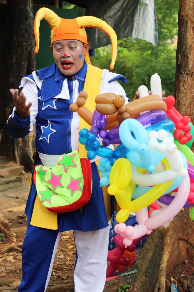 BukuBerkaki's tweet photo. #VisitBuki kali ini sekaligus merayakan ulang tahun dik Dewi, krucil buki 'termuda'. https://t.co/z4vPSkFJoi