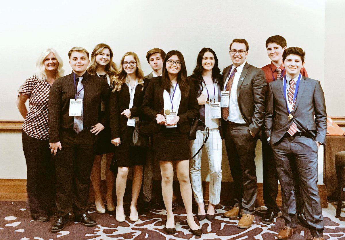 basha_deca's tweet photo. Basha High receives Arizona DECA Dimond Club Silver level award! #AZCDC17 #deca #azdeca #OwnYourFuture https://t.co/9ez3HEXSIp
