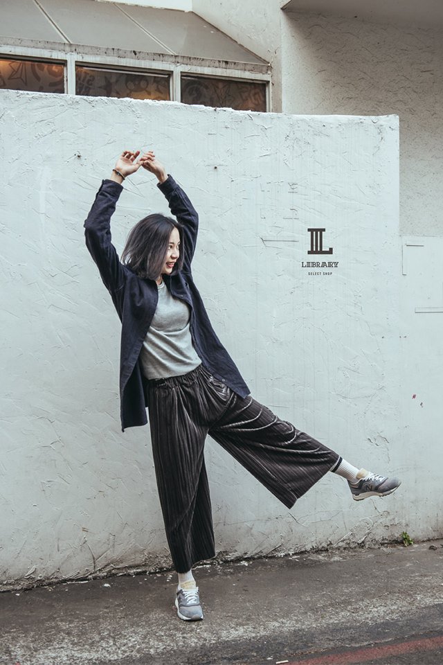 LIBRARYTAIWAN's tweet photo. 穿上別人都沒有的 New Balance 997.5
🙋就屬妳最特別👀!
▍LIBRARY 線上購買 ▍
鞋 ➟ https://t.co/FvBmNUvxWu
#nb9975 #NEWBLANCE #WL997 #OOTD #LIBRARYTAIWAN https://t.co/CrJt2dIuTF