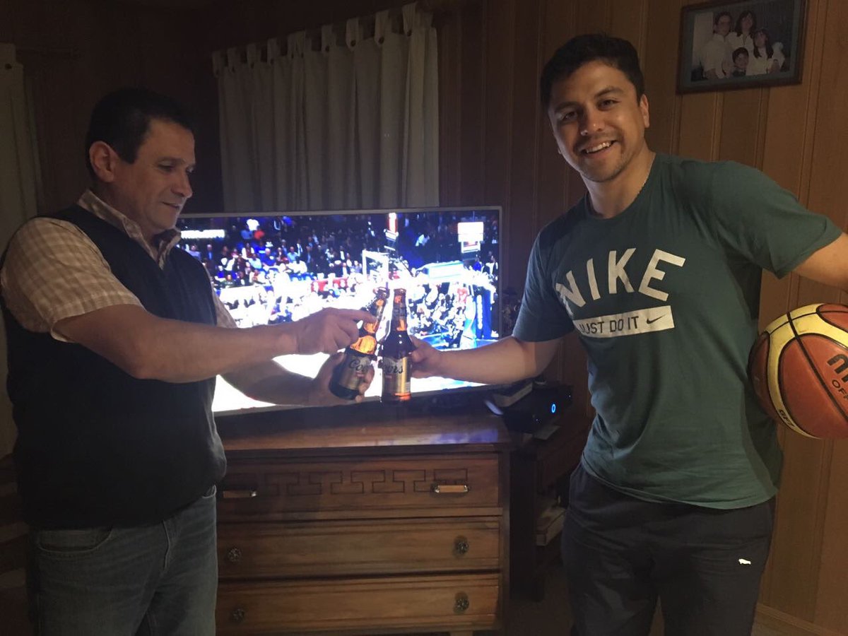 CSoussi's tweet image. #coorsNBACL Los mejores momentos se escriben con la mejor cerveza. @CoorsChile