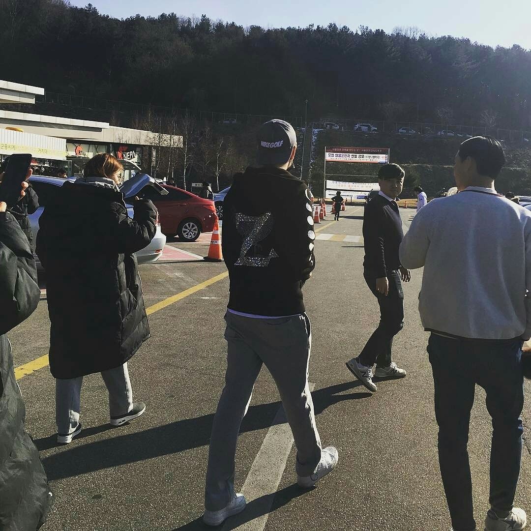 teamloungeH's tweet photo. @AsiaPrince_JKS Walk https://t.co/TNedbkOvyB https://t.co/ZpJfwG5HAN
