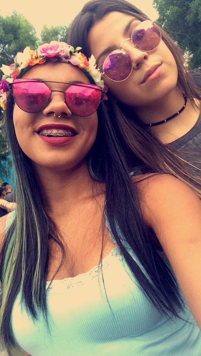 _emillyaraaujo's tweet photo. A melhor amiga que alguém poderia ter ❤️ #PDZN https://t.co/T2bIBo7rEM