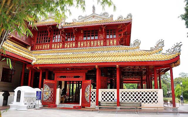 Pairoj4441's tweet photo. พระที่นั่งเวหาศน์จำรูญ สถานที่อันก่อเกิดตำนานรักดอกกุหลาบ…มัทนะพาธา https://t.co/0xFZ6e341r