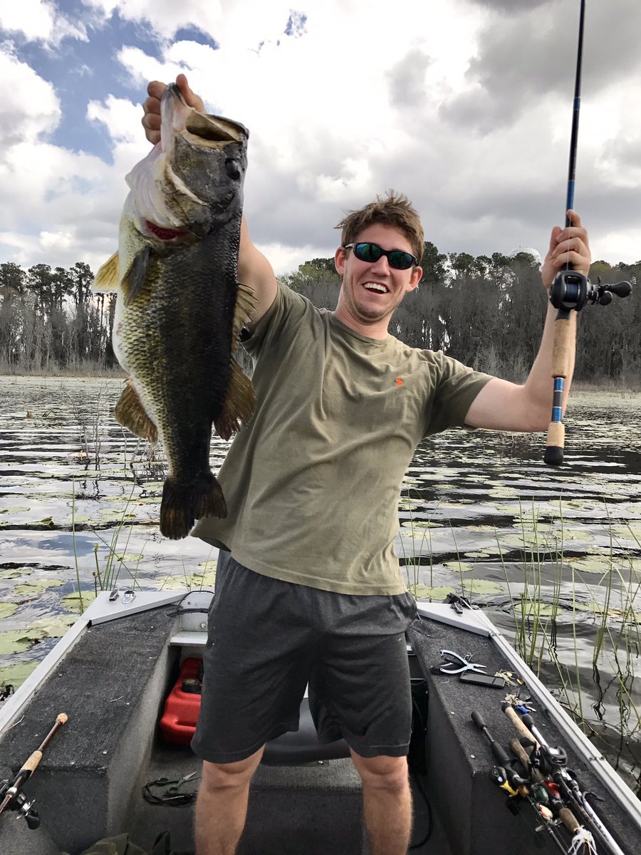 StanTALL_'s tweet image. WHAT A DAY!! One of many HAWGS caught during the middle of the day!