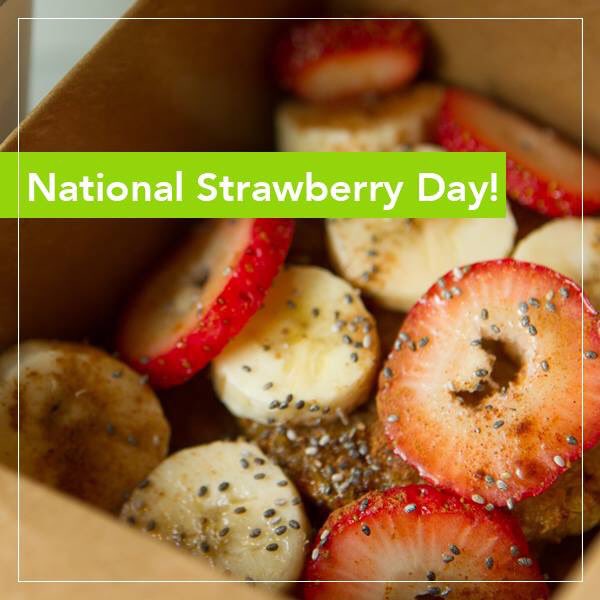 Grabbagreen's tweet photo. Wishing you a very berry #NationalStrawberryDay! Sweet Quinoa Cake loaded with bananas, chia seeds, cinnamon, honey and strawberries. https://t.co/dd3LwDFZ6y