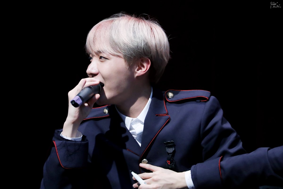 170226 홍대 <a href="/BTS_twt/">방탄소년단</a> 

너라서 좋아 ㅠㅠ 호석 ~ YOU'R MY HOPE!!!

#BTS #방탄소년단 #JHOPE #제이홉 #홉이 #호석