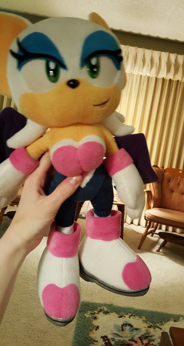Rouge The Bat Plushie - Garrett La
