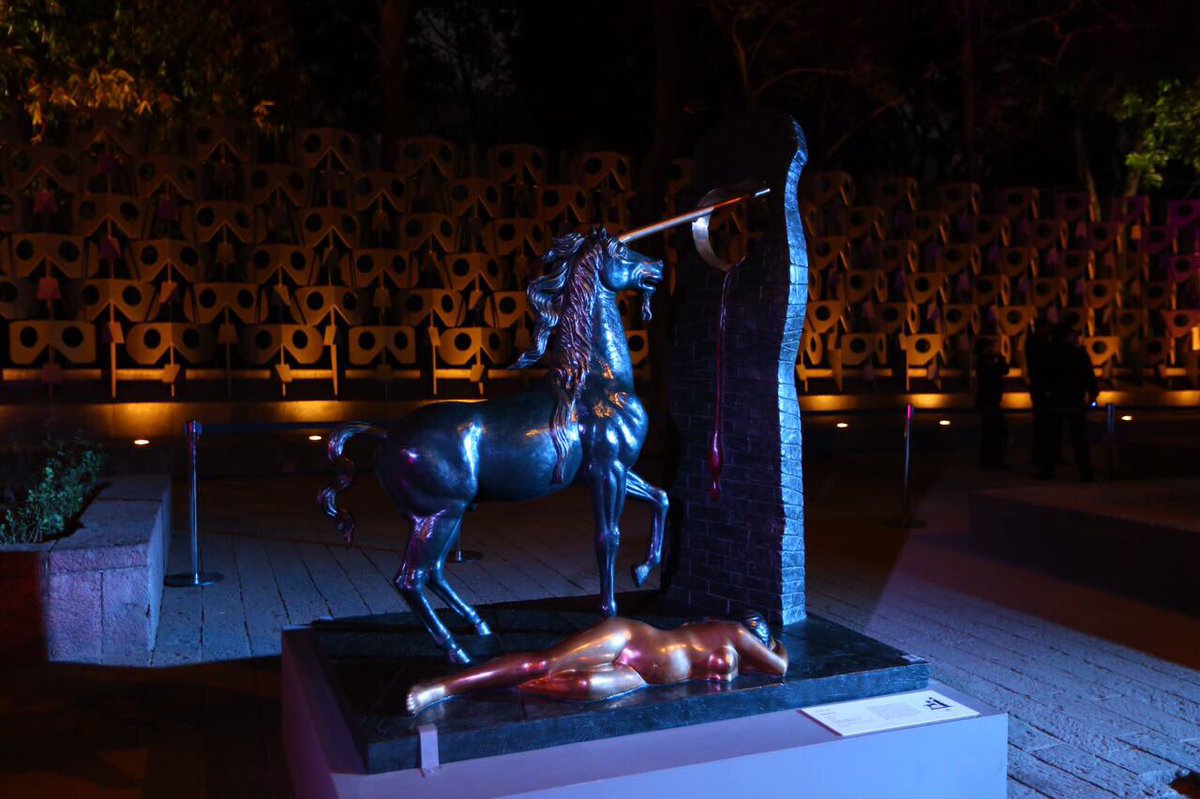 ManceraMiguelMX's tweet photo. Al caminar sobre Paseo de la Reforma, las y los capitalinos podrán apreciar 20 esculturas del legado de  Salvador Dalí #mm https://t.co/bwxBuOHcuA