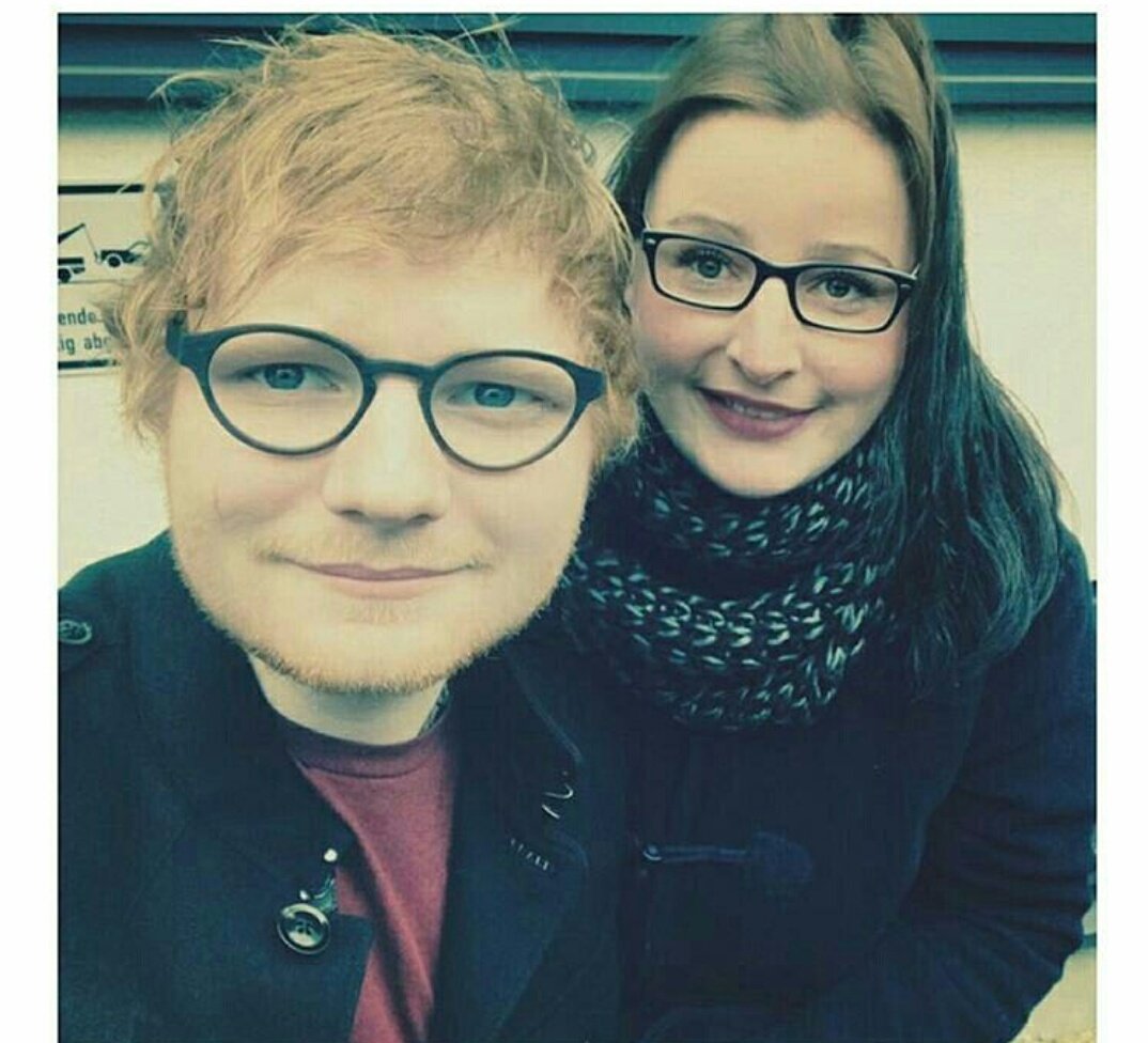 sheerios_py's tweet photo. Ed recientemente en Berlín 😍💙
#SheeriosPy https://t.co/WBzYrSRId3