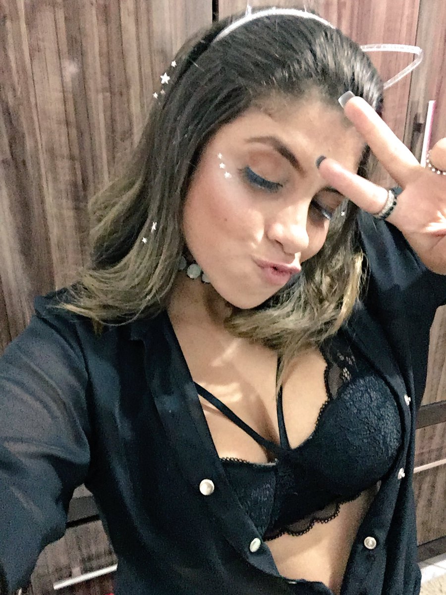 gabsgabi_'s tweet photo. Carnaval? 🐱🤔 #aipapi https://t.co/v9cfa0LFQm