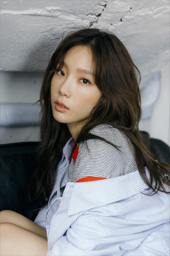 [PIC][15-02-2017]TaeYeon Comeback với Full Album đầu tiên - "MY VOICE" + Phát hành MV cho ca khúc "I GOT LOVE" C5udehCVAAAj-8s